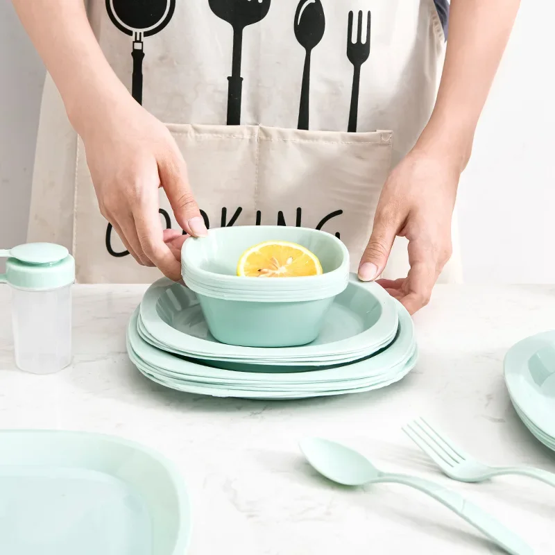 طقم أدوات مائدة بلاستيكية محمو - مراجعة Camping Cooking Dining Set وسعره